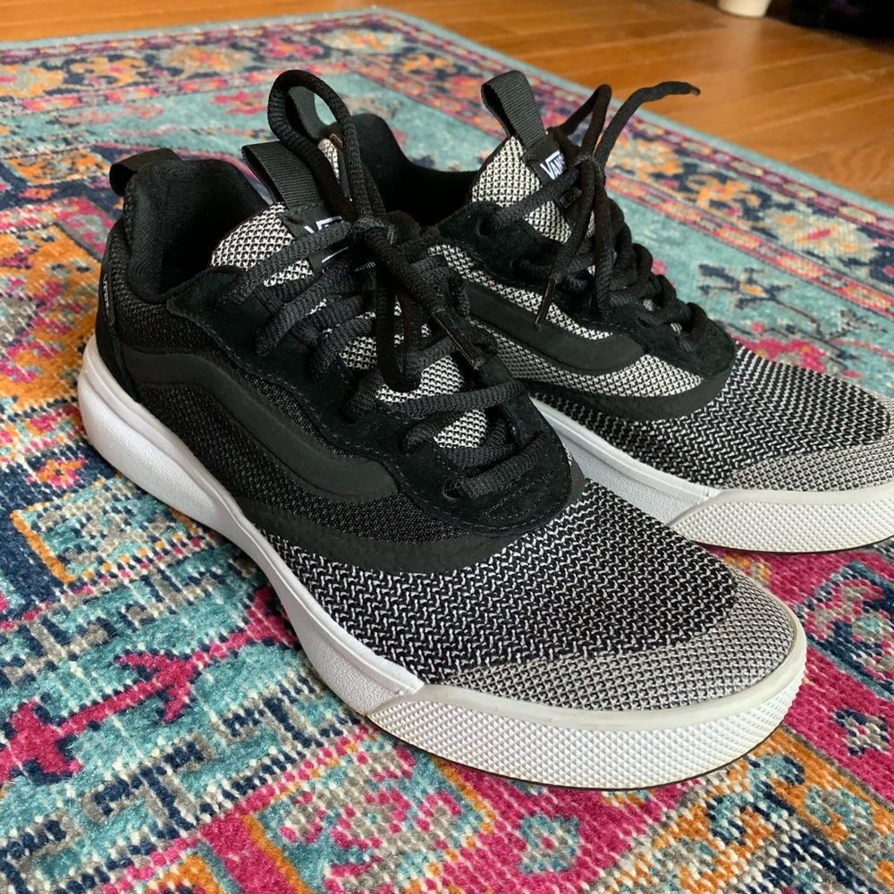 Like new Vans sneakers